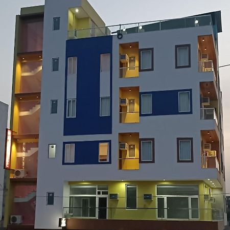 Om Hotel Rohtak エクステリア 写真